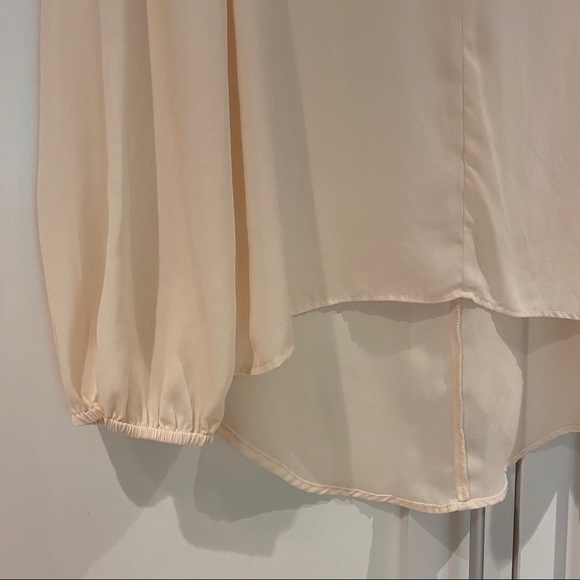 Lumiere High-Low Blouse - Picture 3 of 8